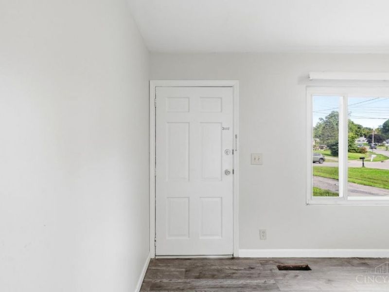 9520 Crestbrook Drive, Springfield Township, OH 45231 Photo 6