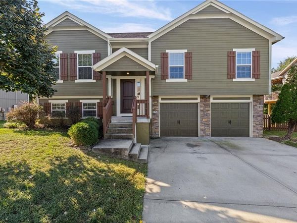 114 SW Hanging Garden Street, Blue Springs, MO 64064