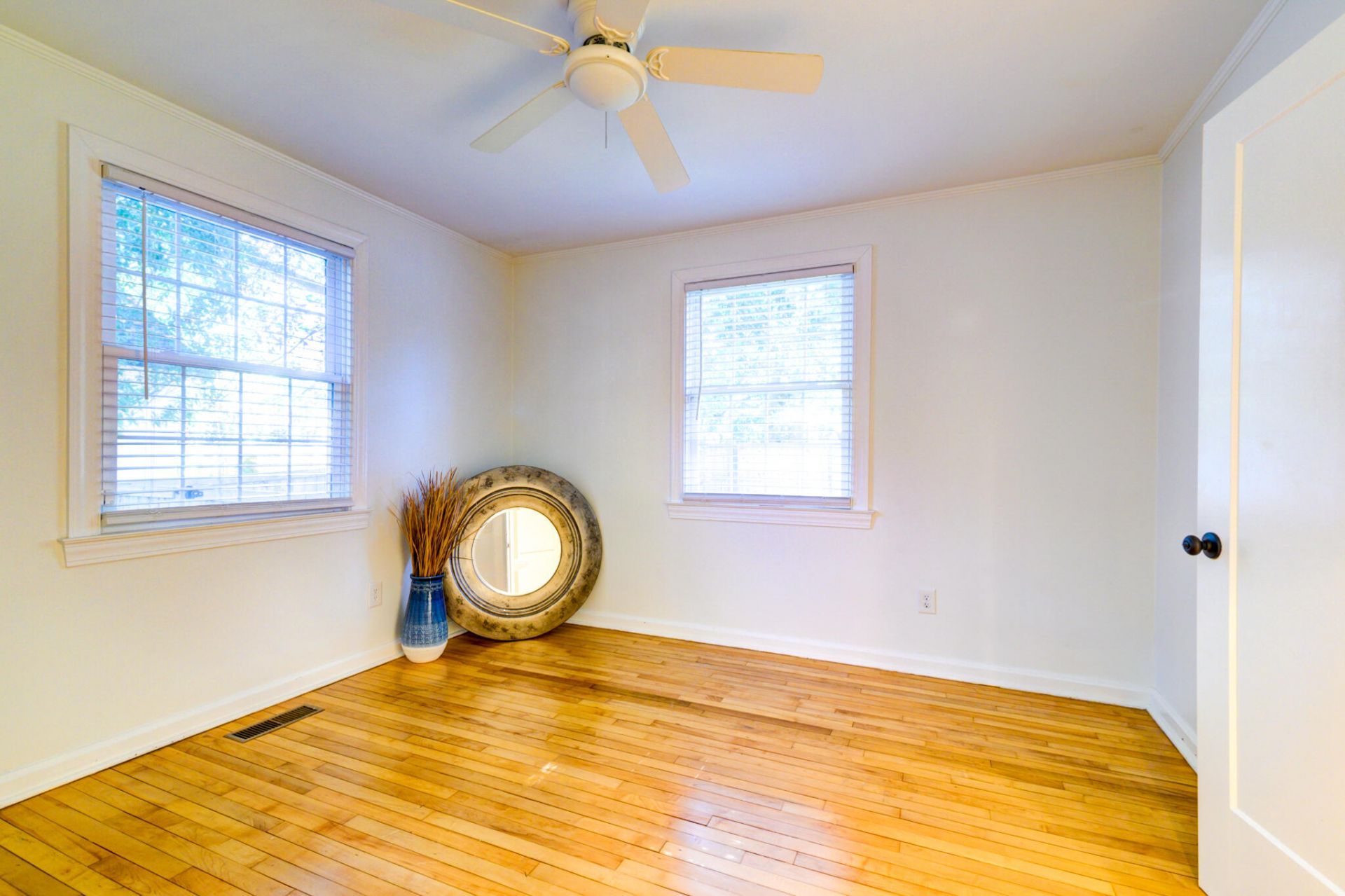 4806 Parkside Drive Photo 13