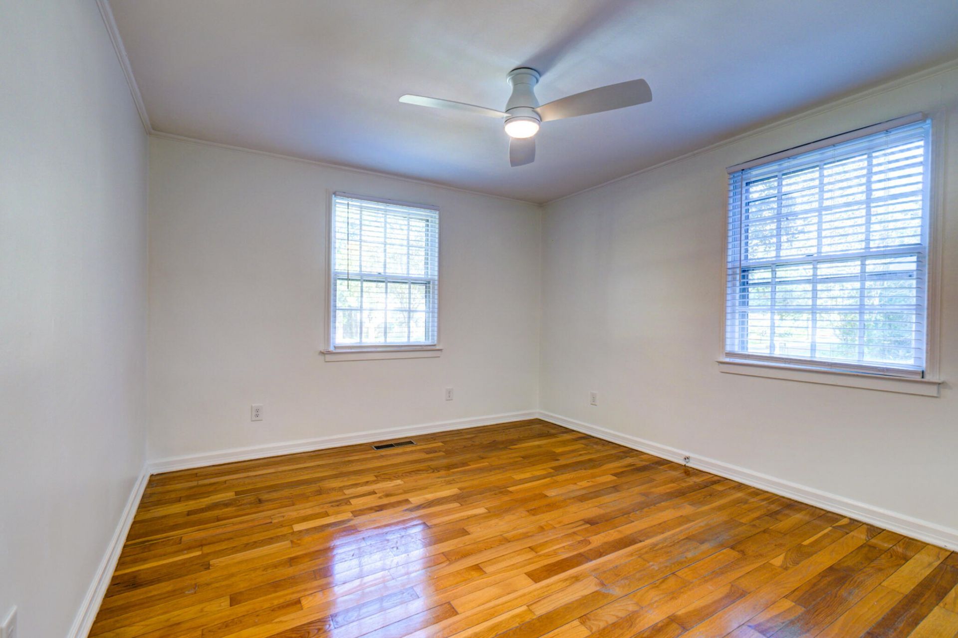 4806 Parkside Drive Photo 22