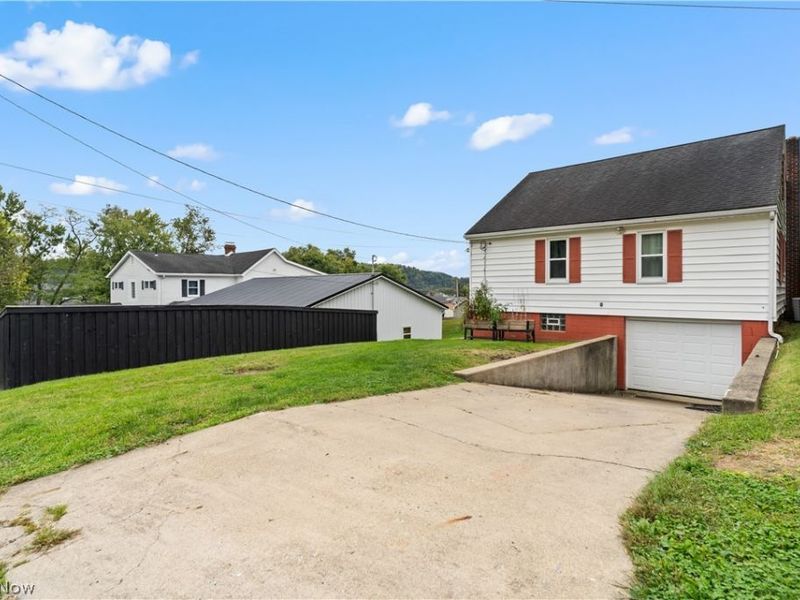 429 W 41st Street, Shadyside, OH 43947 Photo 24