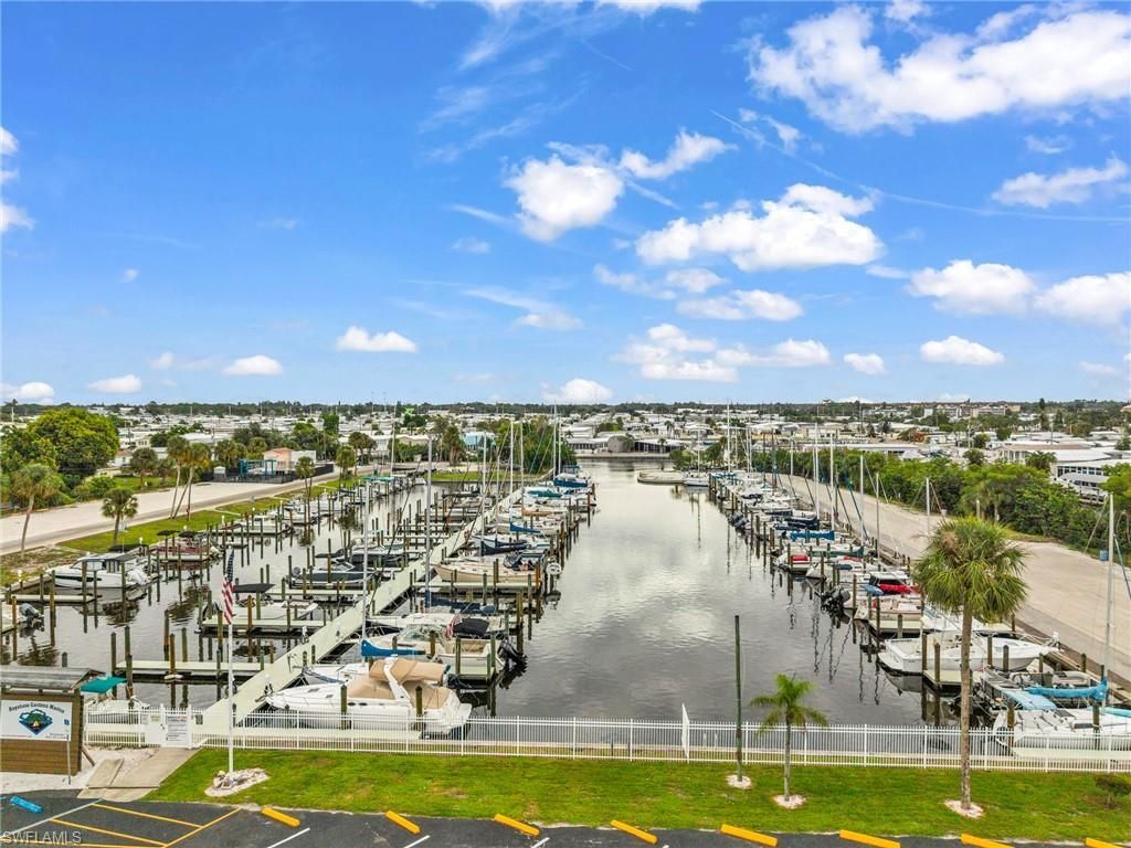 6235 Columbia Dr, Bradenton, FL 34207 Photo