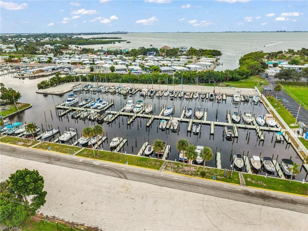 6235 Columbia Dr, Bradenton, FL 34207 Photo