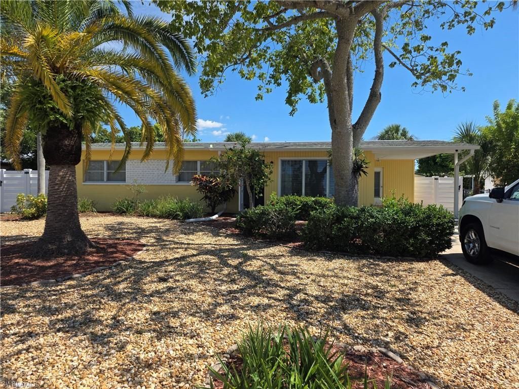 6235 Columbia Dr, Bradenton, FL 34207 Photo