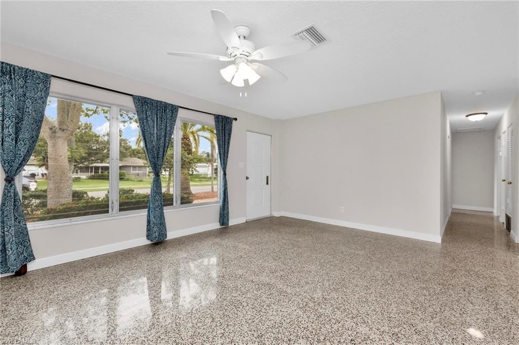 6235 Columbia Dr, Bradenton, FL 34207 Photo