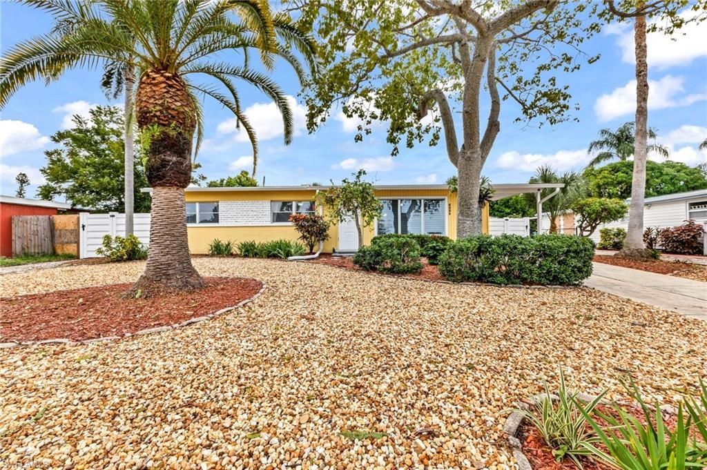 6235 Columbia Dr, Bradenton, FL 34207 Photo