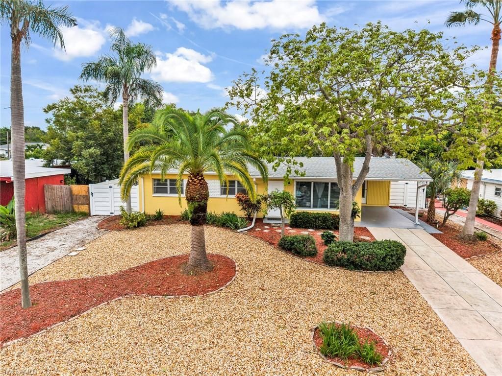 6235 Columbia Dr, Bradenton, FL 34207 Photo