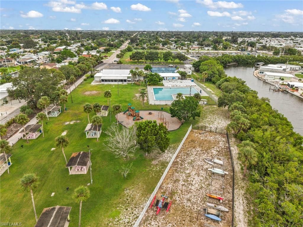 6235 Columbia Dr, Bradenton, FL 34207 Photo