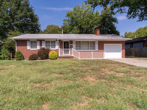 1504 W Walnut Street , Carbondale, IL 62901