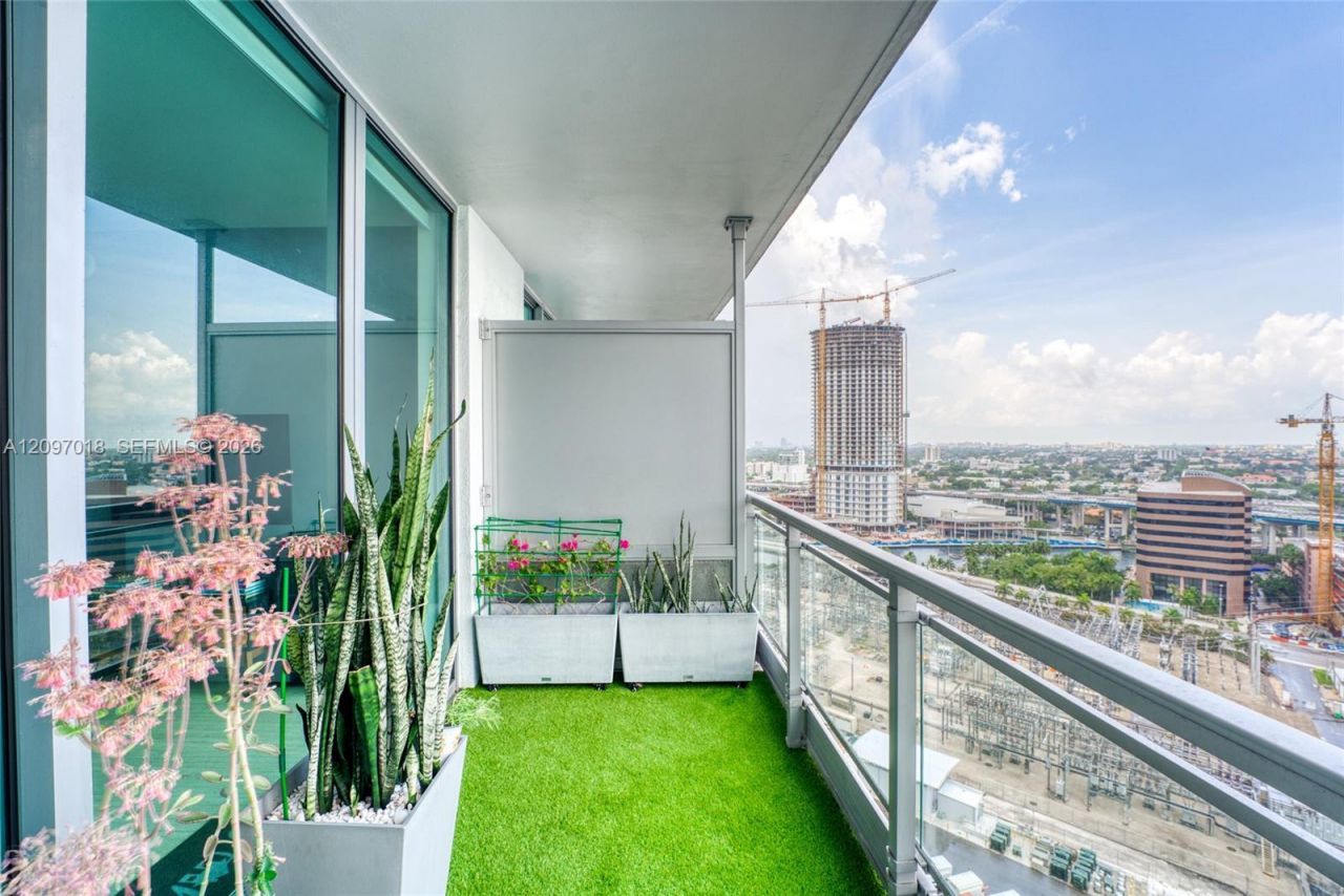 90 SW 3rd St , Unit 2009, Miami, FL 33130 Photo