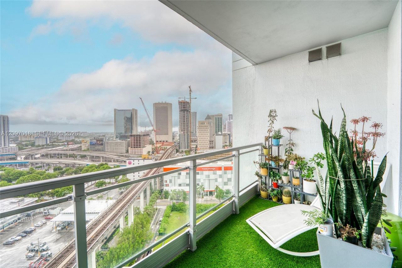 90 SW 3rd St , Unit 2009, Miami, FL 33130 Photo