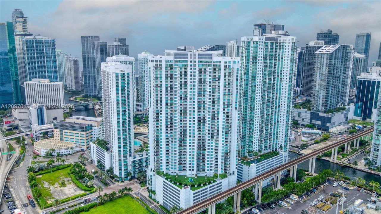 90 SW 3rd St , Unit 2009, Miami, FL 33130 Photo