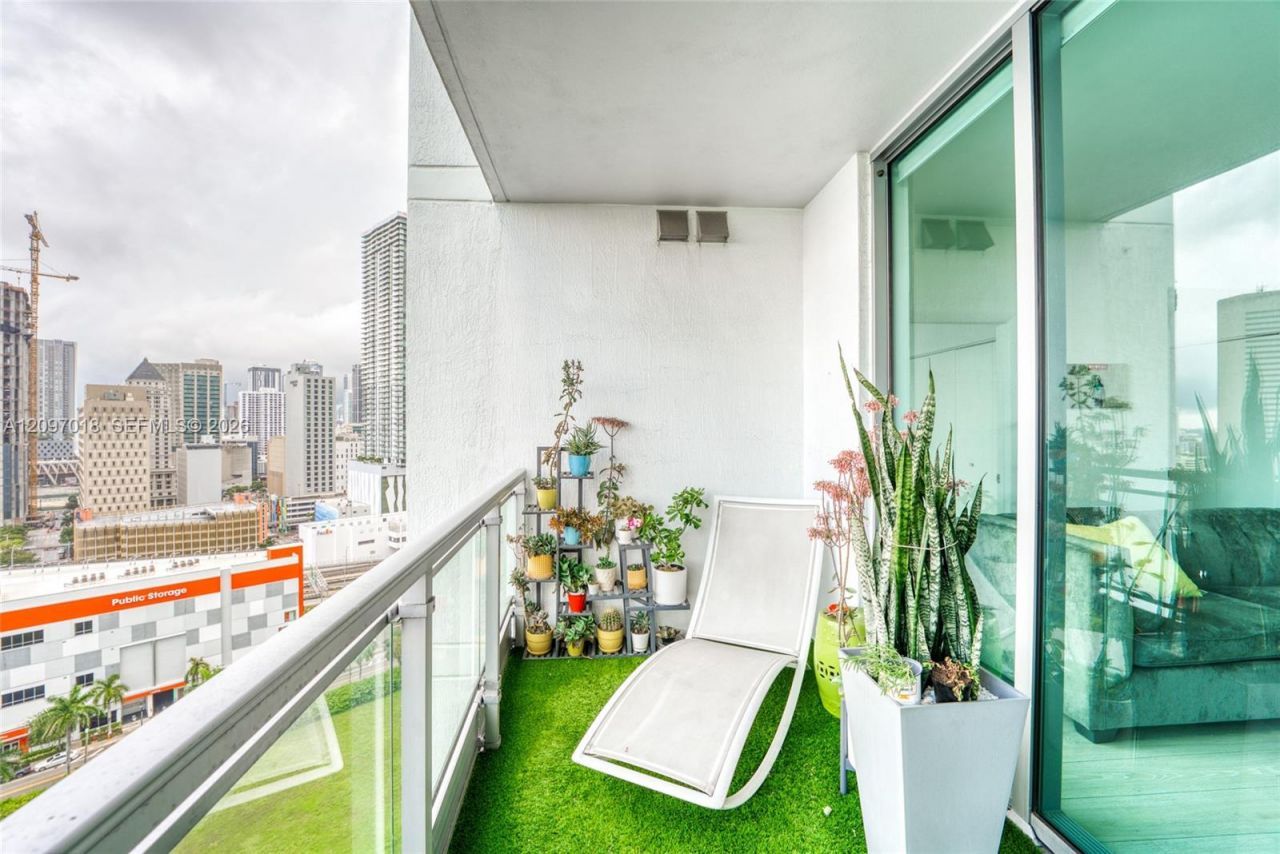 90 SW 3rd St , Unit 2009, Miami, FL 33130 Photo