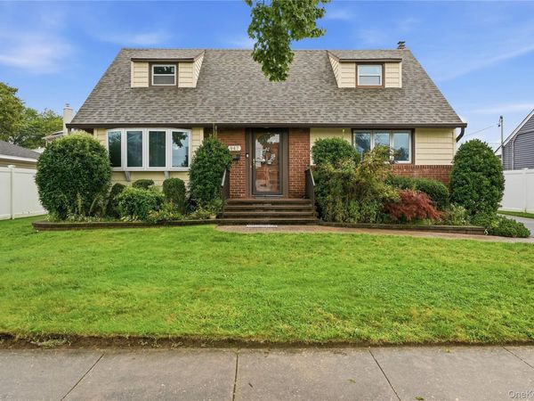947 White Birch Lane, Wantagh, NY 11793