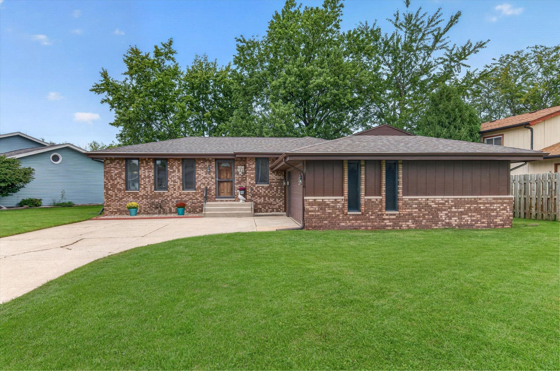 5038 W 87th Place, Crown Point, IN 46307 Main Photo