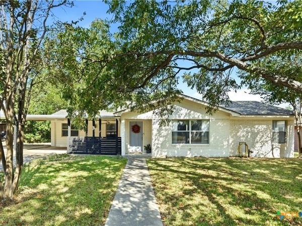 904 Kirk Street, Taylor, TX 76574