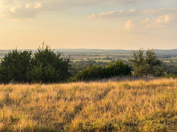 924 Axis CIR , Fredericksburg, TX 78624