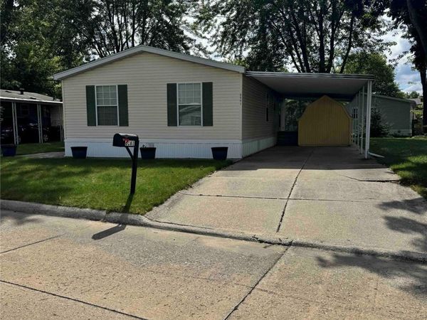 6061 Country Way N, Saginaw Township, Mi 48603