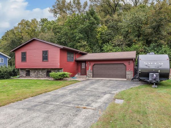 703 Evergreen DRIVE, Holmen, WI 54636