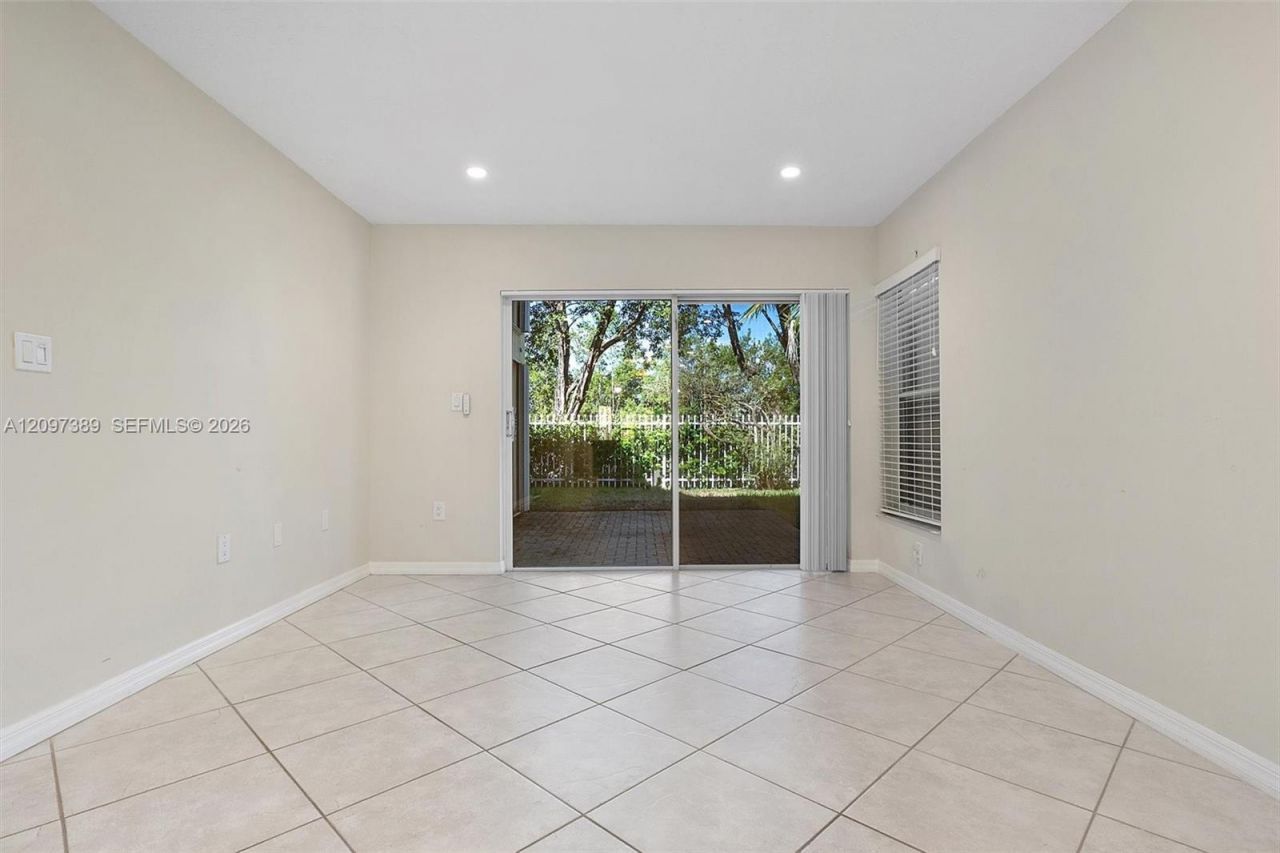 1960 Sweetbay Way, Hollywood, FL 33019 Photo