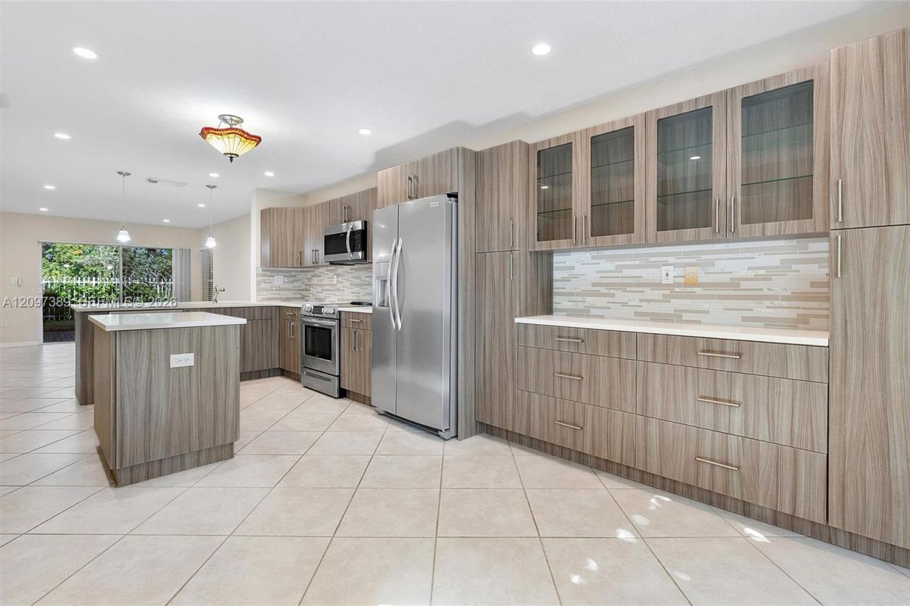 1960 Sweetbay Way, Hollywood, FL 33019 Photo
