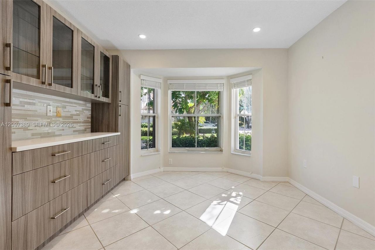 1960 Sweetbay Way, Hollywood, FL 33019 Photo