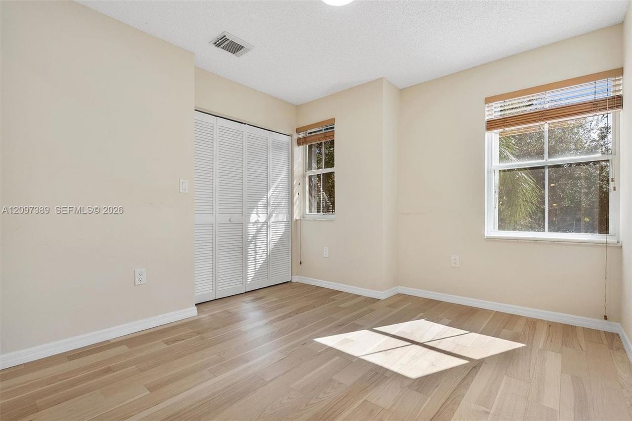 1960 Sweetbay Way, Hollywood, FL 33019 Photo