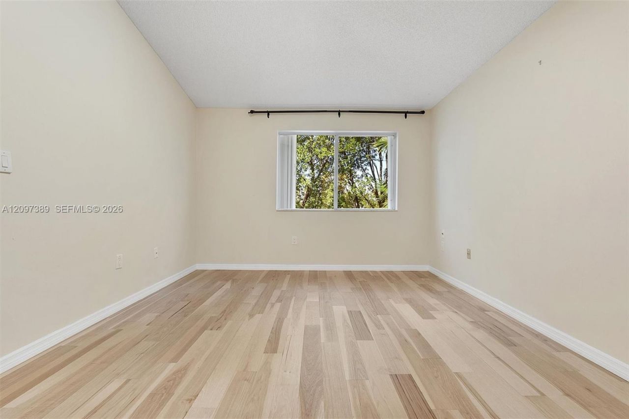 1960 Sweetbay Way, Hollywood, FL 33019 Photo