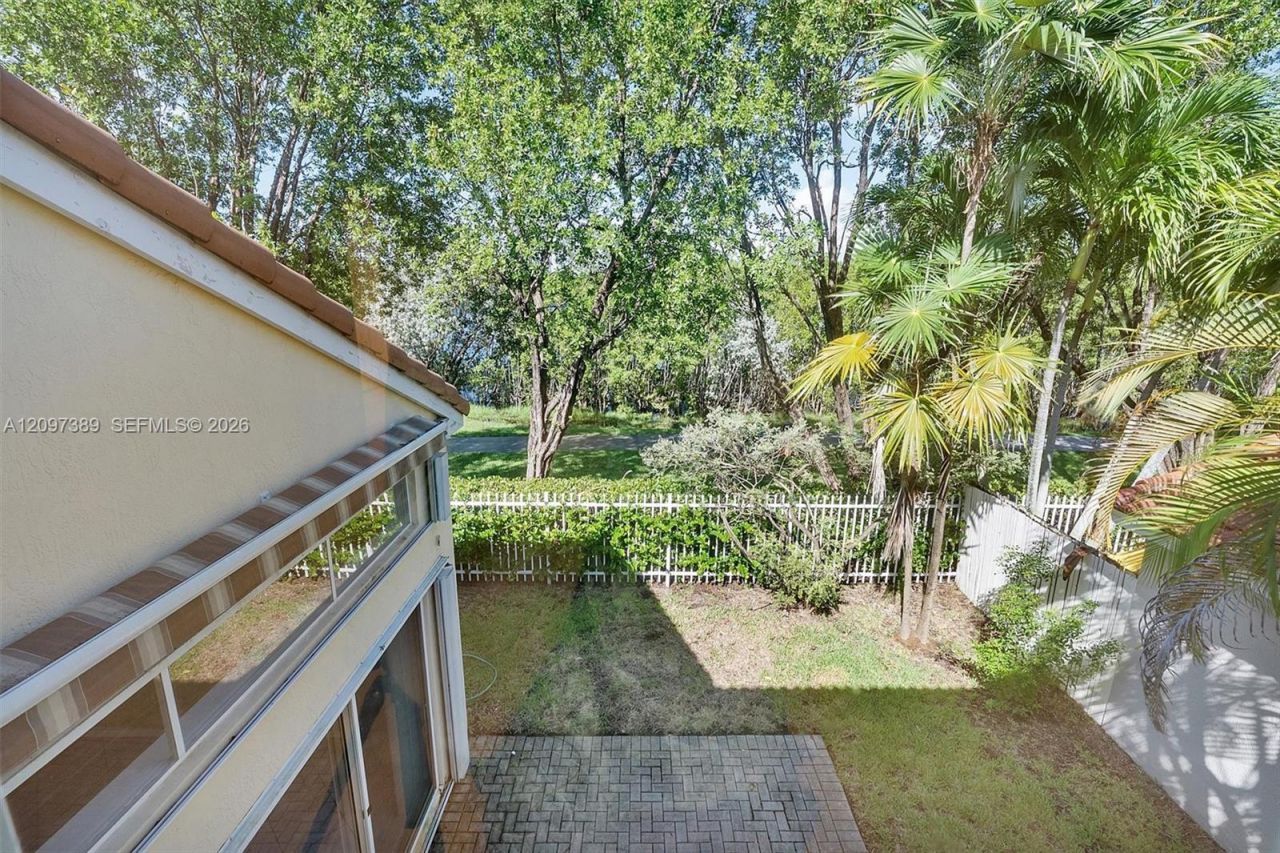1960 Sweetbay Way, Hollywood, FL 33019 Photo