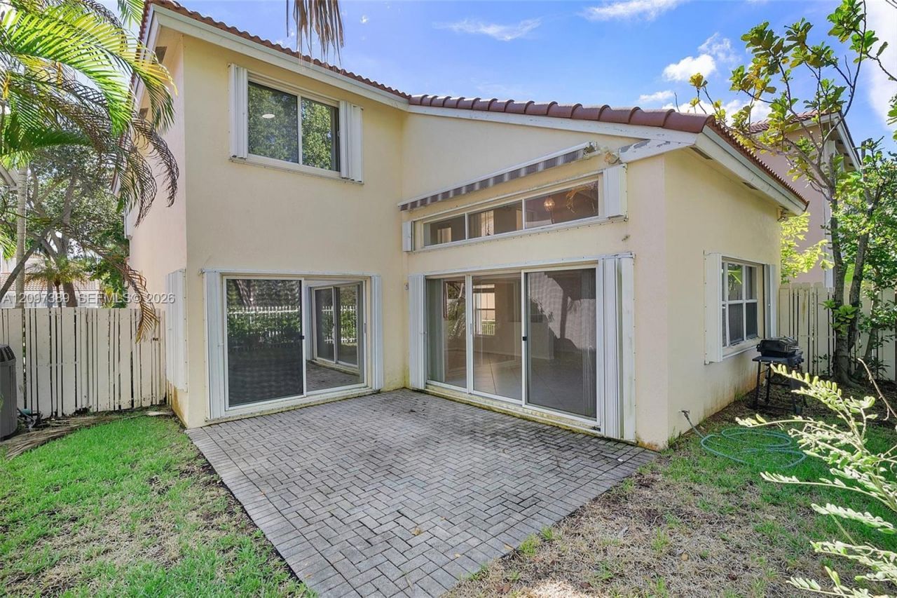 1960 Sweetbay Way, Hollywood, FL 33019 Photo