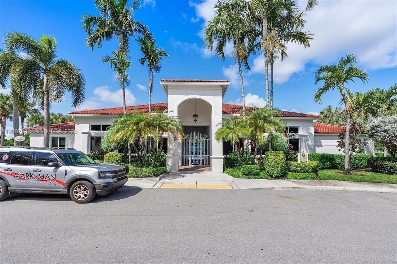 1960 Sweetbay Way, Hollywood, FL 33019 Photo