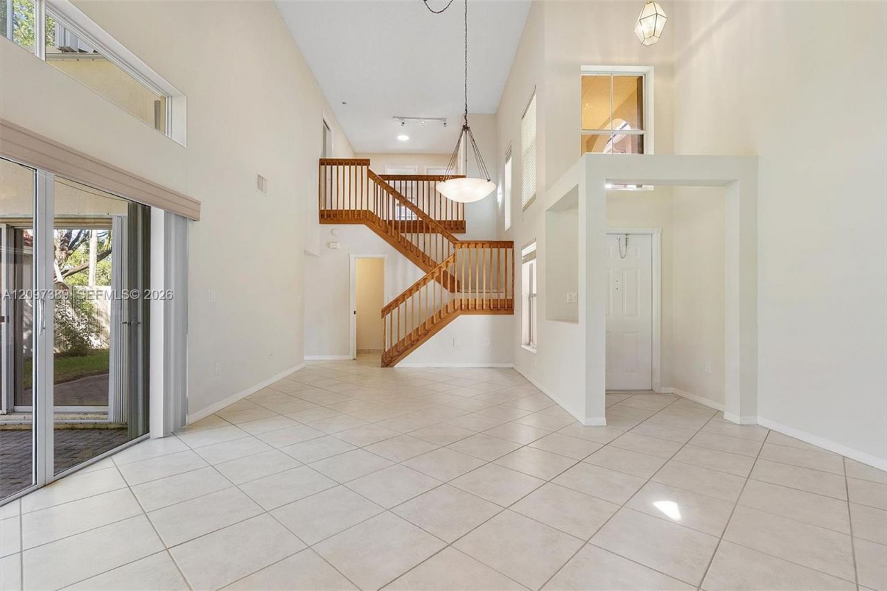 1960 Sweetbay Way, Hollywood, FL 33019 Photo