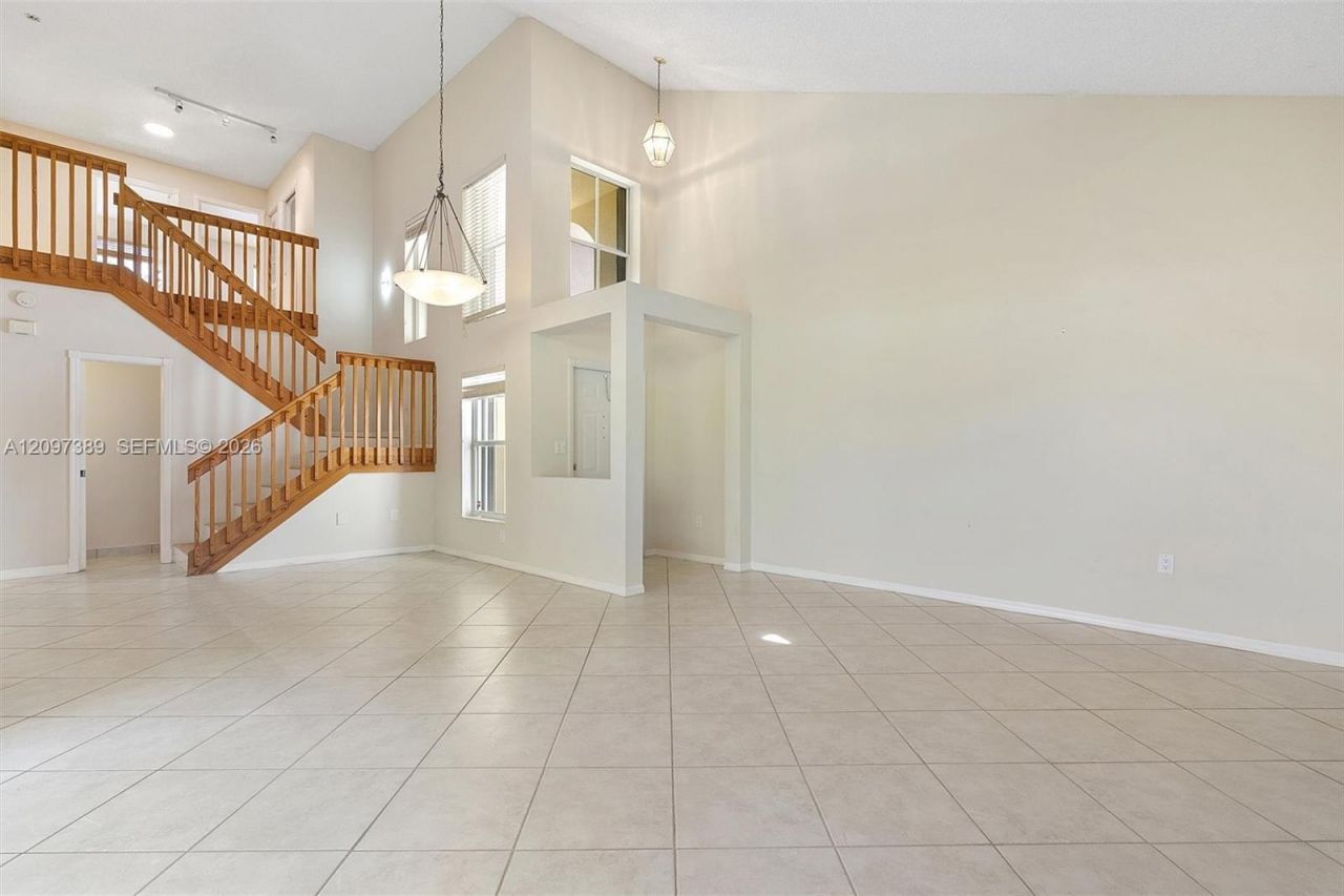 1960 Sweetbay Way, Hollywood, FL 33019 Photo