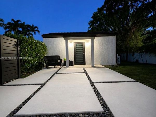 Miami, FL 33143