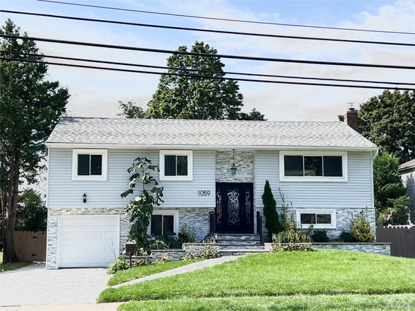 1059 Denton Avenue , Manhasset Hills, NY 11040