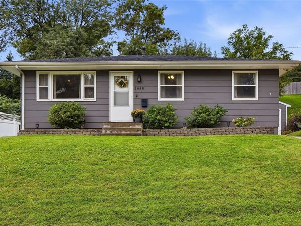 1648 24th Street NW, Cedar Rapids, IA 52405