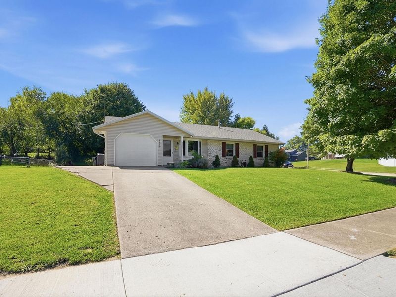 1817 Marinette Drive, Springfield, OH 45503 Photo 3