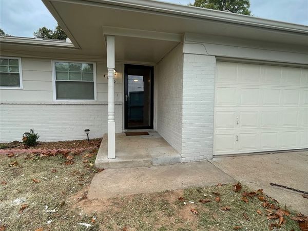 1022 N 3rd Street E, Jenks, OK 74037