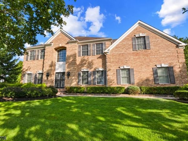 5 Nalesnik Dr, Fairfield, NJ 07004