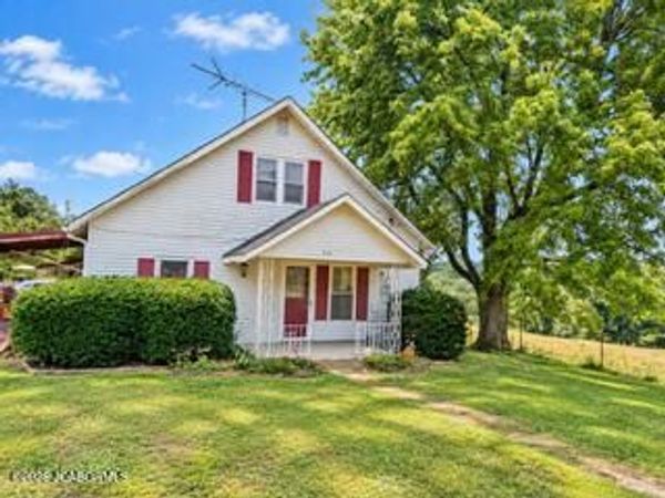 610 OLD WEST ROAD, Versailles, MO 65084