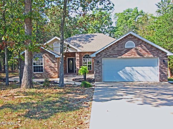 615 CHEROKEE ROAD, Lake Ozark, MO 65049