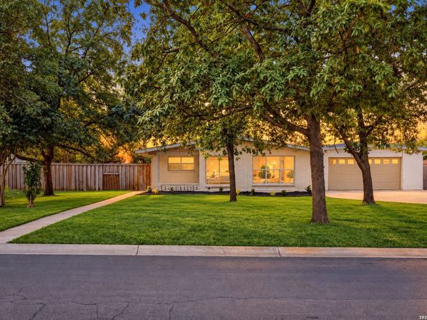 100 Riviera Dr, Castle Hills, TX 78213