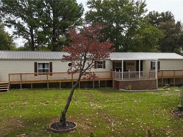 306 N Moseley Road , Colcord, OK 74338