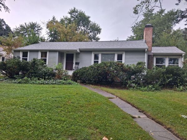 712 Prairie Avenue , Barrington, IL 60010