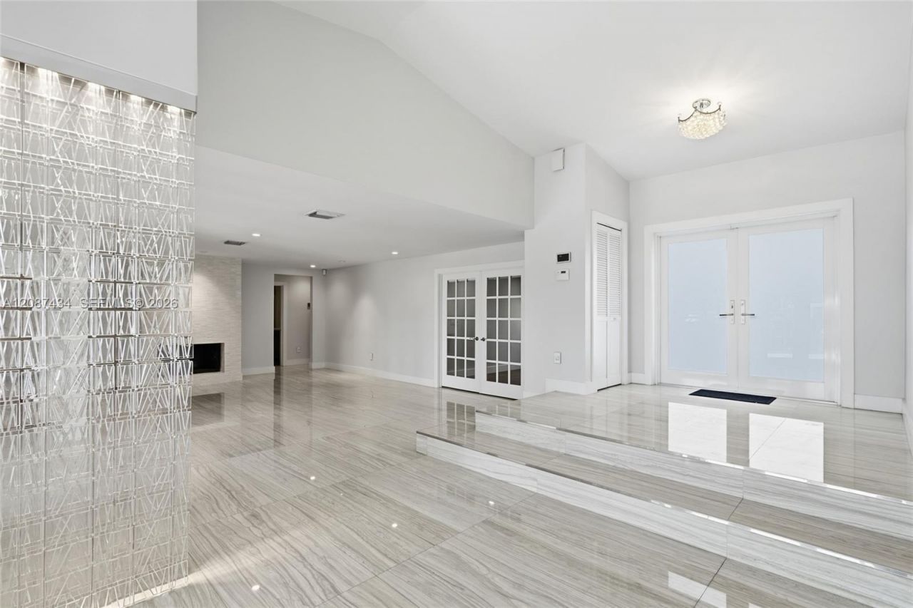 3360 NE 165th St, North Miami Beach, FL 33160 Photo