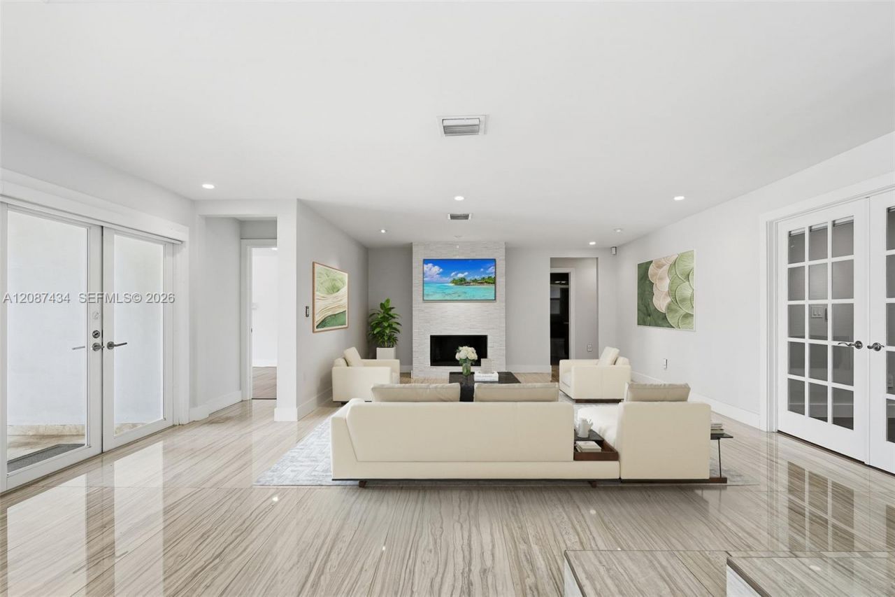 3360 NE 165th St, North Miami Beach, FL 33160 Photo
