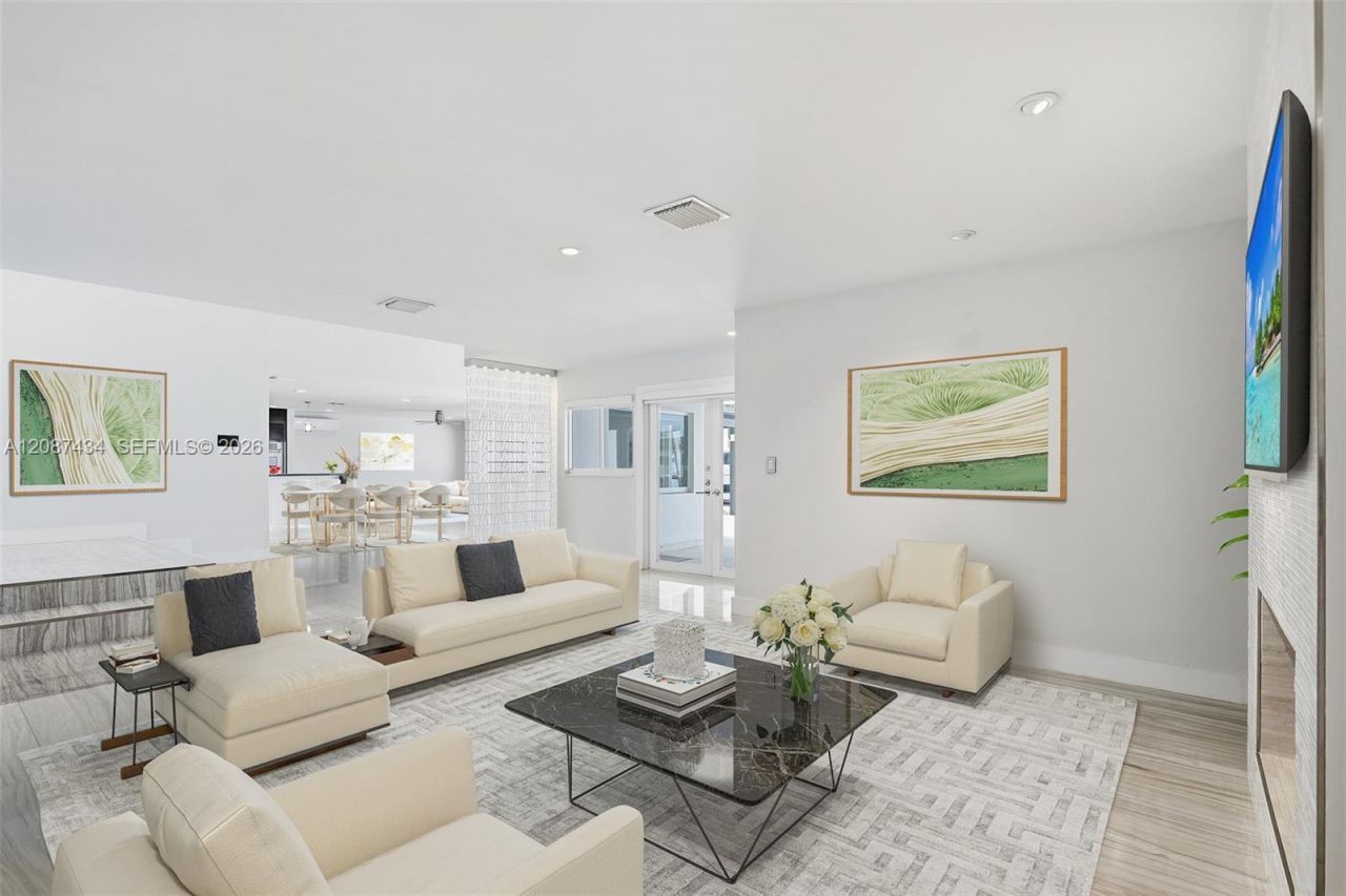 3360 NE 165th St, North Miami Beach, FL 33160 Photo