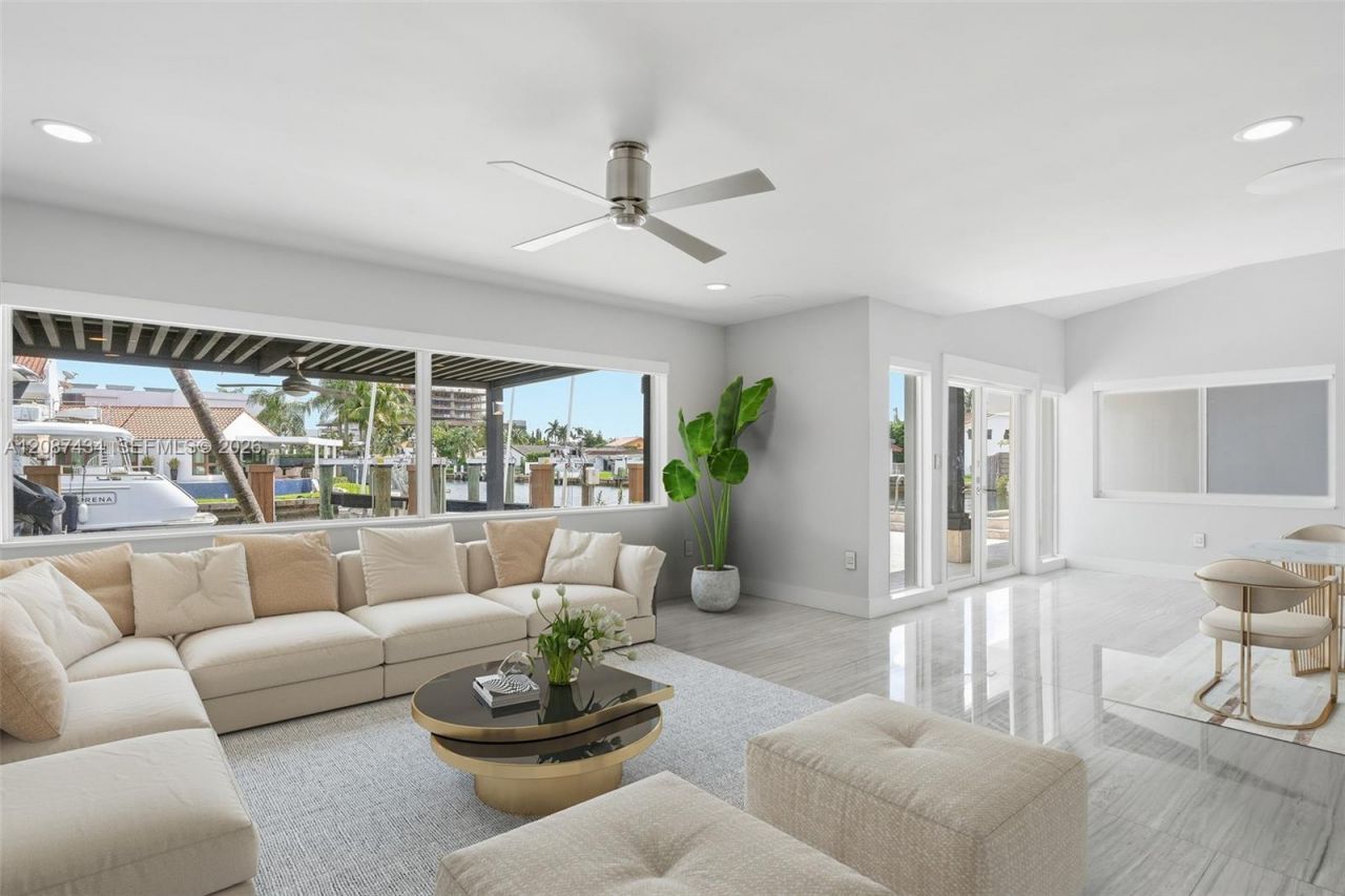 3360 NE 165th St, North Miami Beach, FL 33160 Photo