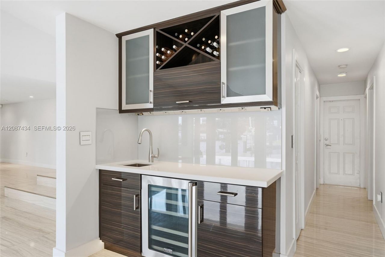 3360 NE 165th St, North Miami Beach, FL 33160 Photo
