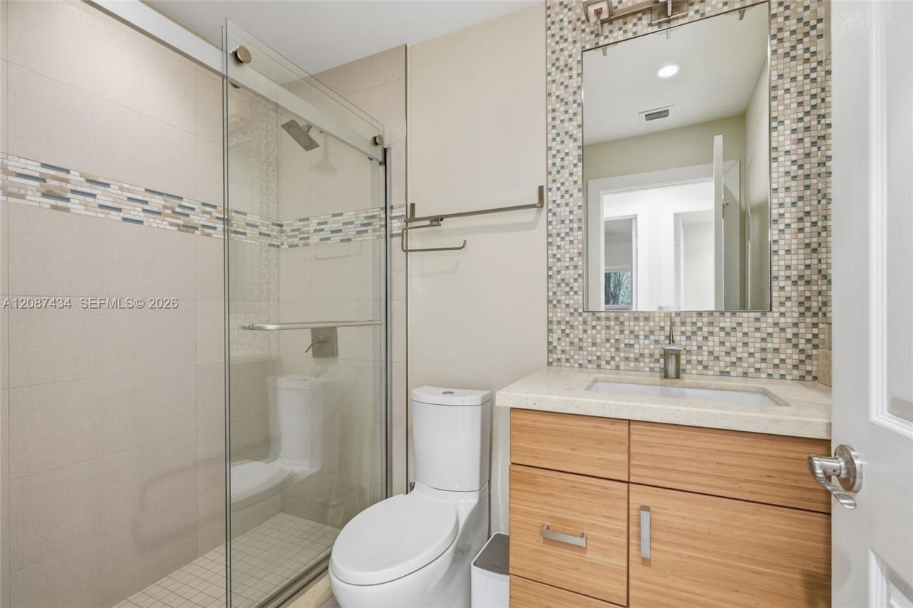3360 NE 165th St, North Miami Beach, FL 33160 Photo